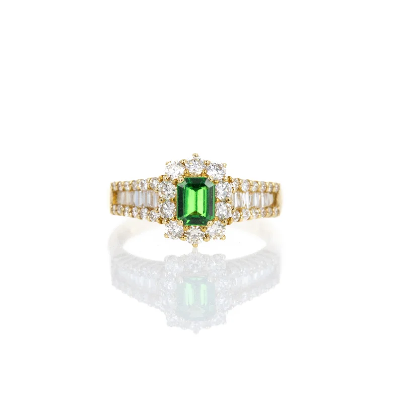 18K Yellow Gold 0.40 Carat Tsavorite Garnet Diamond Halo Ring