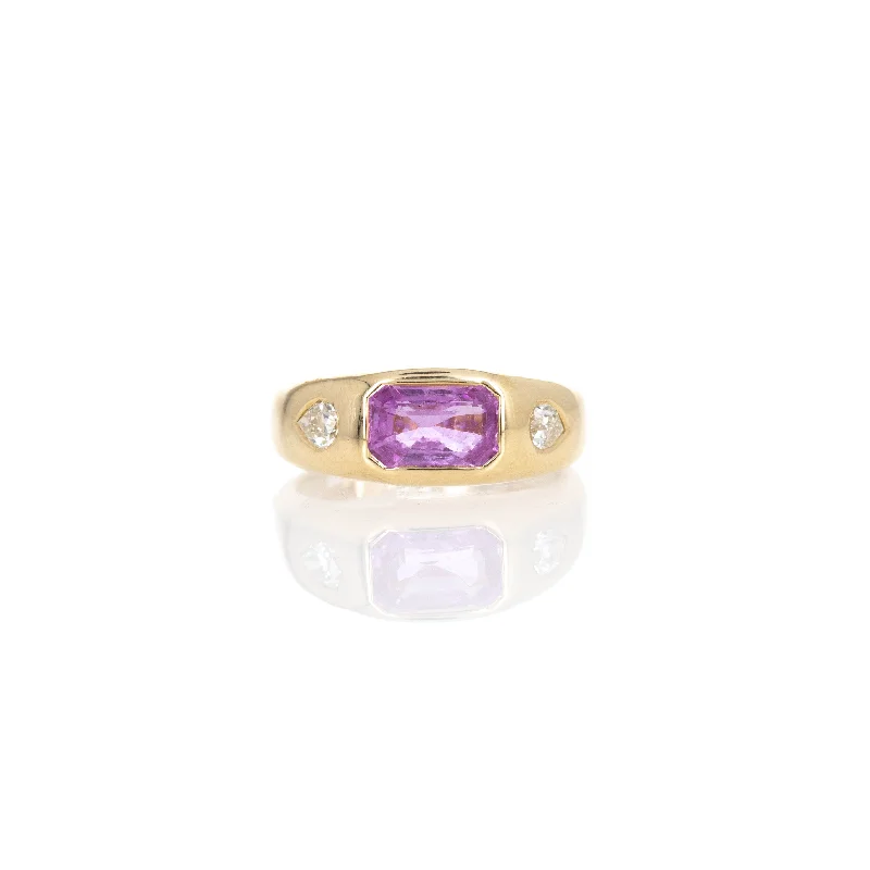 18K Yellow Gold 1.63 Carat Pink Sapphire Pear Diamond Gypsy Ring