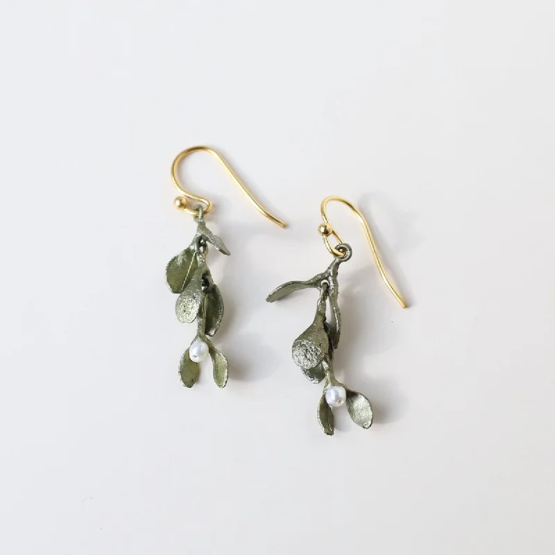 Mistletoe Dangle Wire Earring